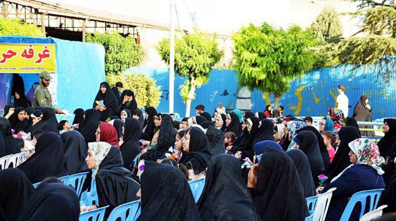 همزمان با فرارسیدن هفته عفاف و حجاب، همایش حافظان حریم خانواده درشهریار برگزار شد.