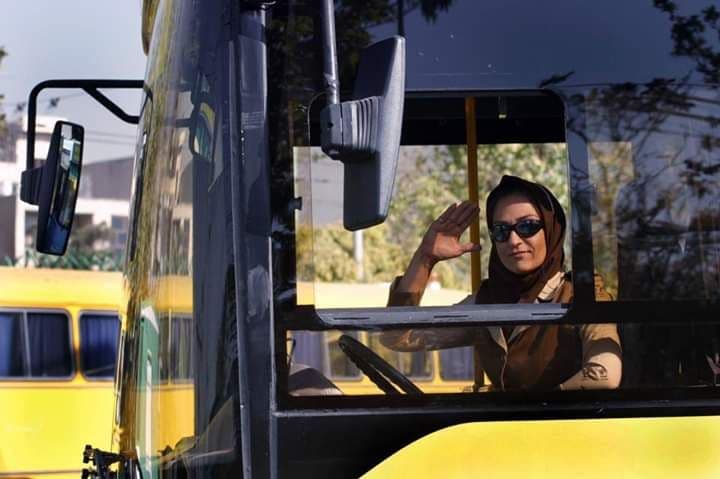 مصائب ۱۳ ساله اولین راننده زن شرکت واحد اتوبوسرانی