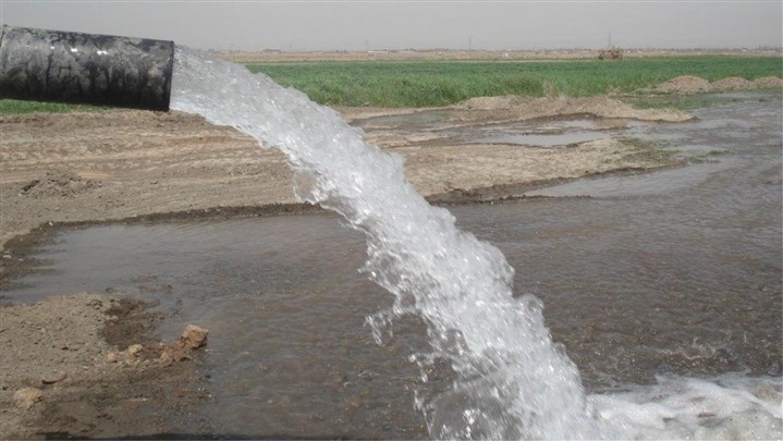 انسداد دو حلقه چاه غیر مجاز توسط امور منابع آب شهریار